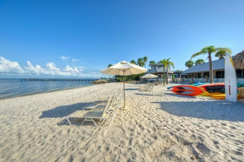 Beautiful One Bedroom Resort-Style Studio With Pool And Beach Access 러스킨 외부 사진