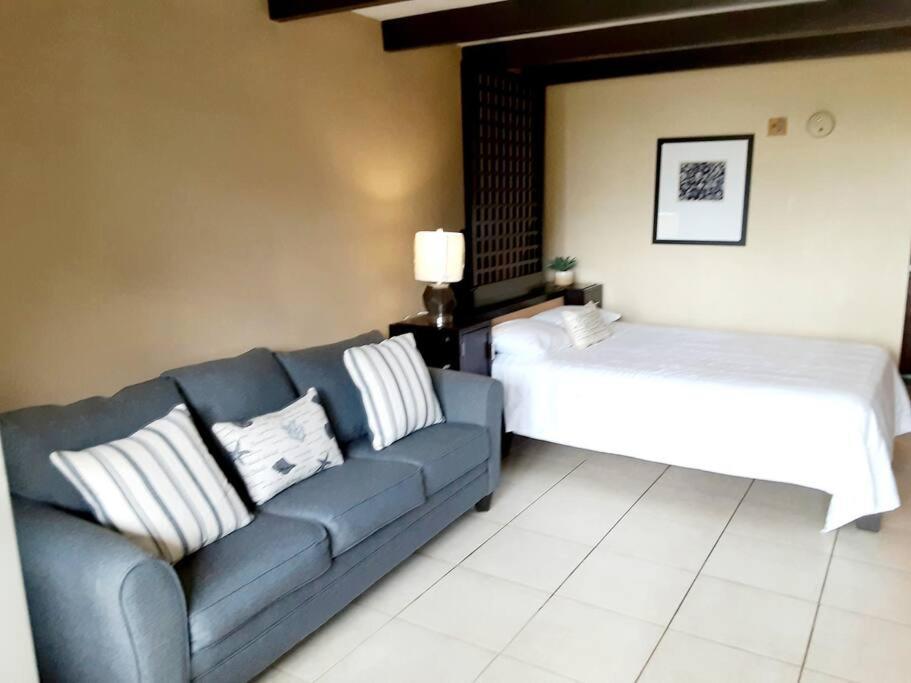 Beautiful One Bedroom Resort-Style Studio With Pool And Beach Access 러스킨 외부 사진