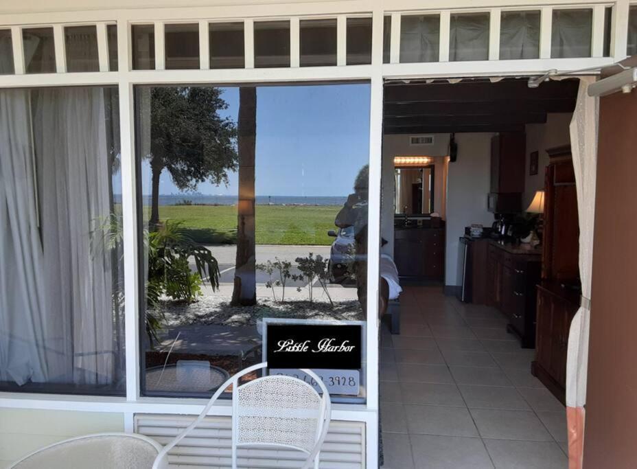 Beautiful One Bedroom Resort-Style Studio With Pool And Beach Access 러스킨 외부 사진