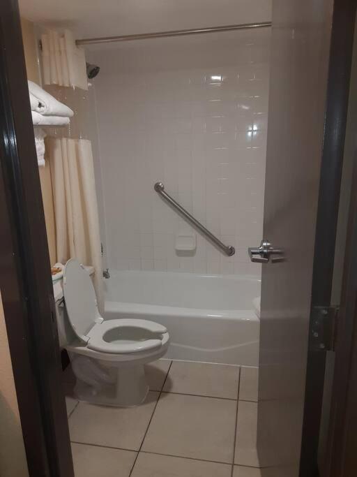 Beautiful One Bedroom Resort-Style Studio With Pool And Beach Access 러스킨 외부 사진